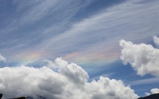 成都上空現大片七彩云_四川上空出現七彩祥云